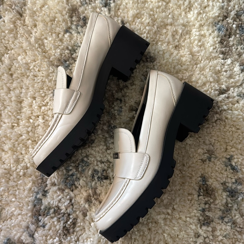 NEVER WORN Calvin Klein off white Loafers